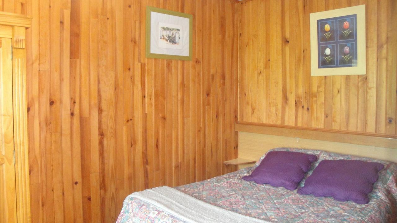 Bed and Breakfast Domaine De Poudos Auterive  Zimmer foto